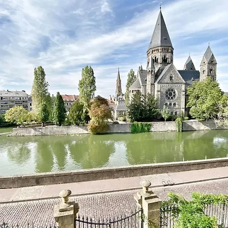 Au Fil De L'eau